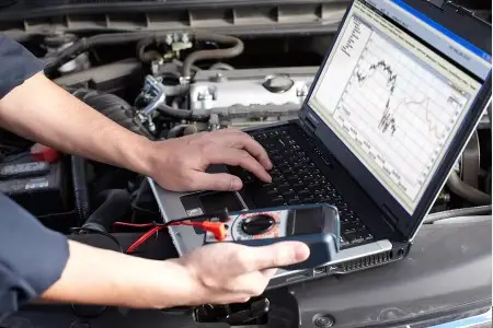 Mechanik samochodowy Kraków Nowa Huta – diagnostyka komputerowa w Serwisie ABBCO